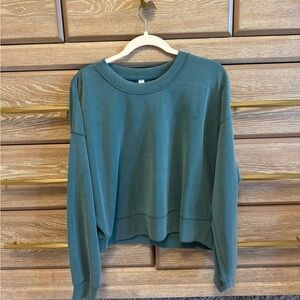 Lululemon Softstreme Perfectly Oversized Cropped Crew size 8